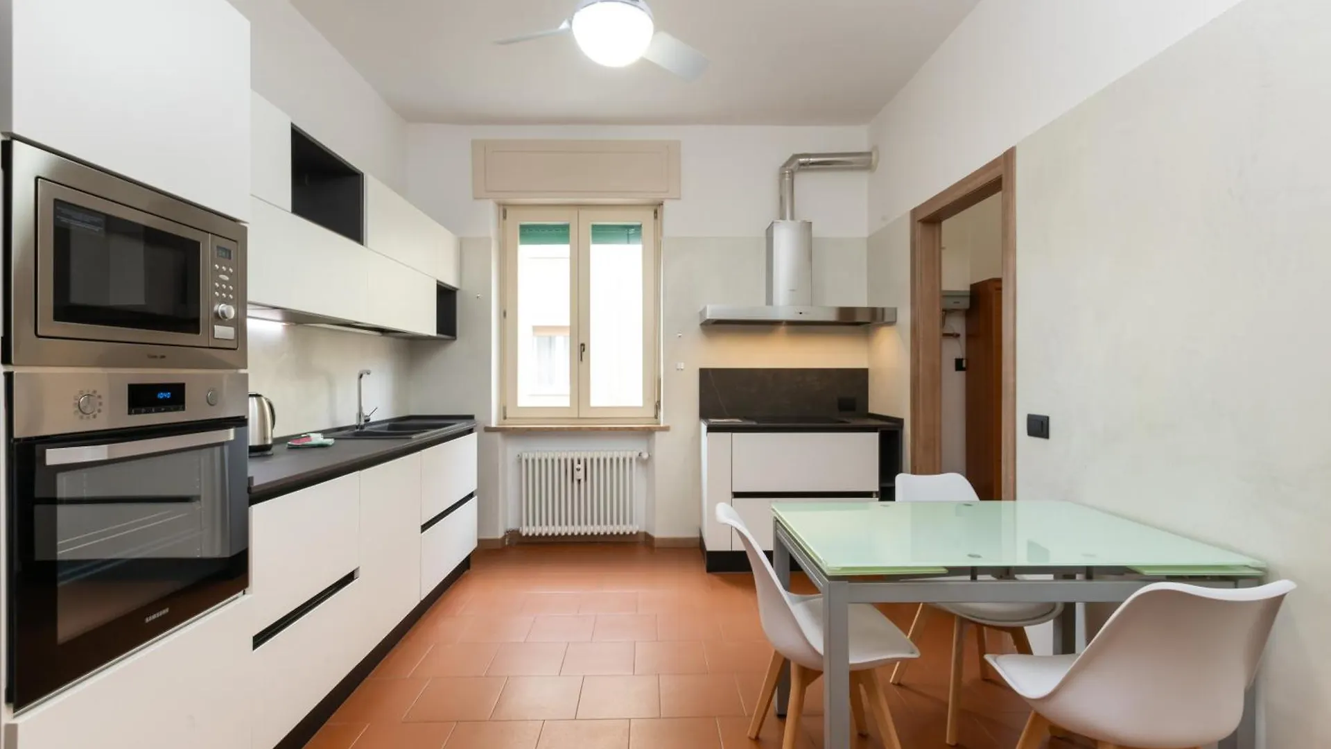 Appartamento Al Colonnato - Vicinissimo Al Centro, Ideale Per Famiglie E Gruppi Di Amici Verona